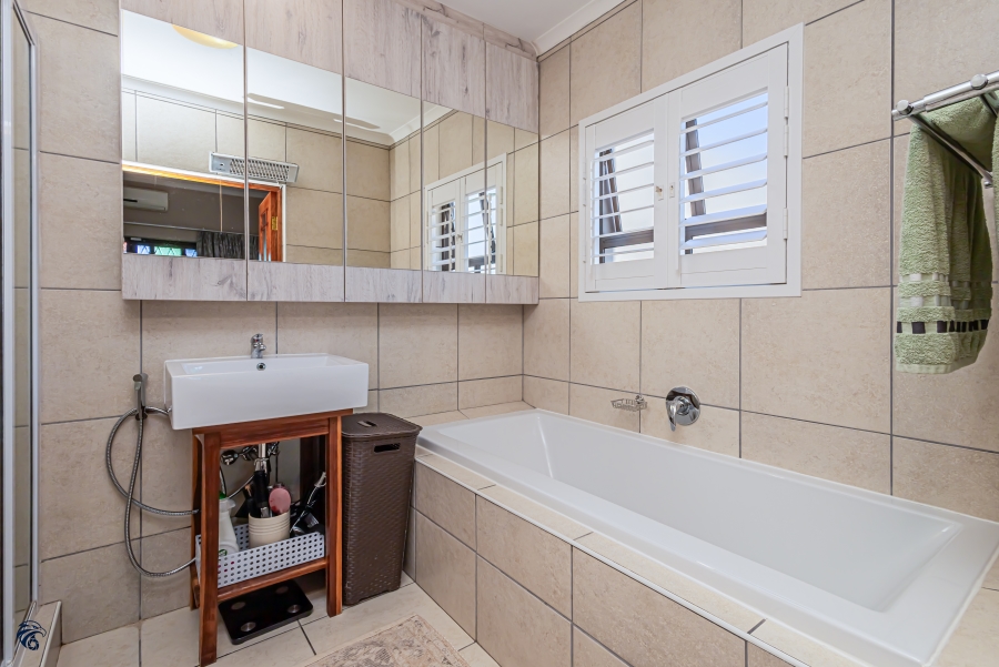 3 Bedroom Property for Sale in Myburgh Park Western Cape